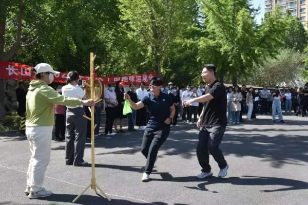 信悦网配资 邹平市长山镇举办2025年机关干部趣味运动会