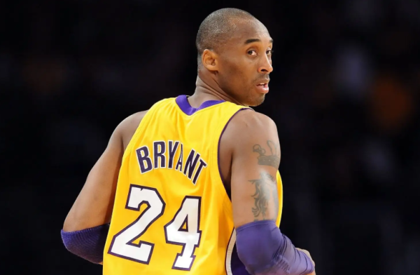 小熊猫配资 同为40岁，詹姆斯入选最佳二阵，贾巴尔豪取第5冠！那乔丹呢？